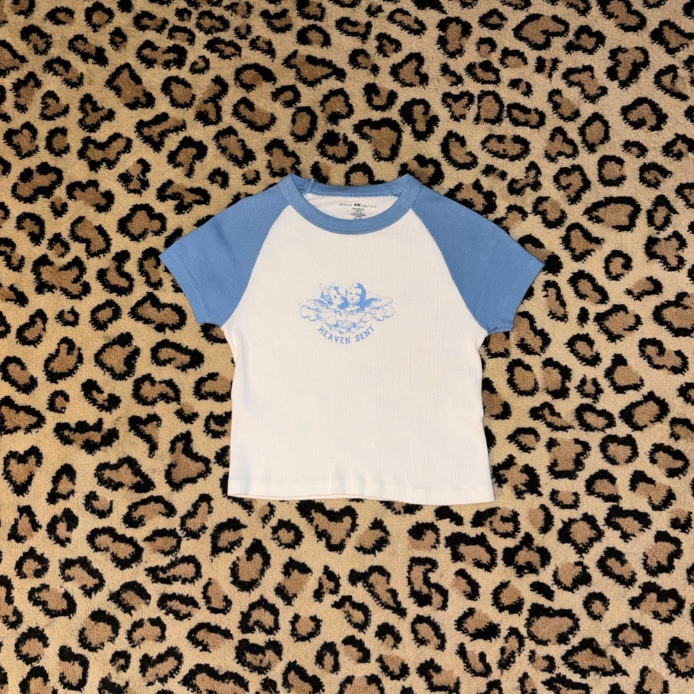 Brandy Melville baby tee
